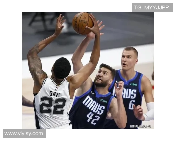 毒蛇队与南湾湖人展开激烈对决谁能在赛场上笑到最后