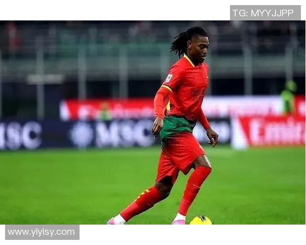 意甲球队AC米兰发布新一代球衣，引发球迷热议