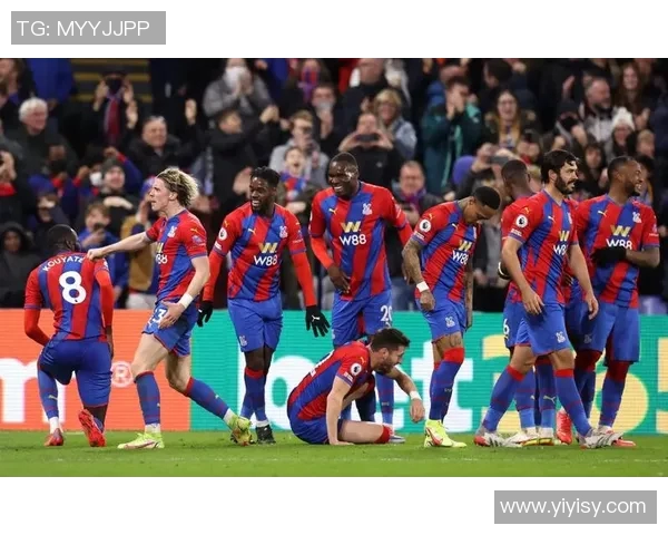 英超联赛宣布取消对球迷的隐瞒圆球政策，拟引进全面视频回放裁冤仗