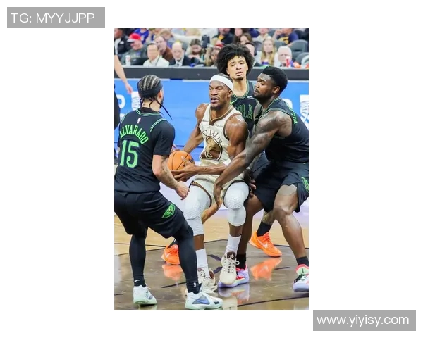 鹈鹕与篮网激战正酣球星对决引发球迷热议与期待