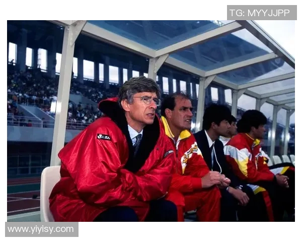 温格传授足球智慧，分享如何打造成功的球队体系