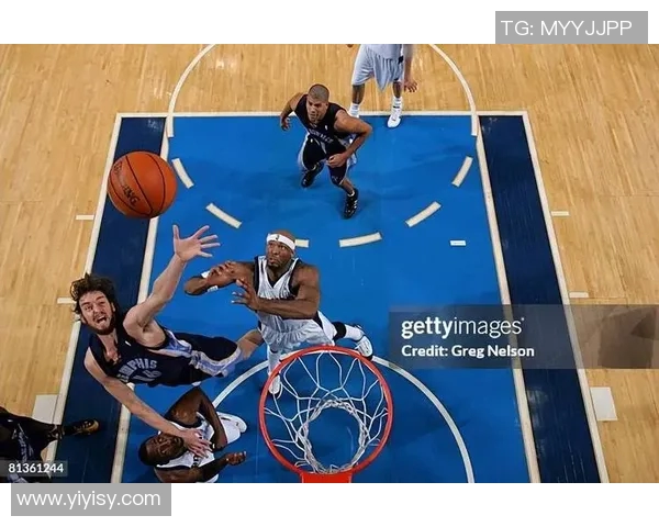 小牛对阵灰熊精彩直播回顾与赛后分析全方位解读